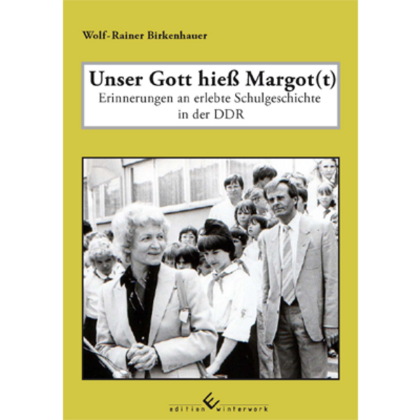 Für alles gibt es einen richtigen Zeitpunkt, sagt ein Sprichwort, auch den Zeitpunkt ein eigenes Buch zu schreiben. Bei mir kam dieser Zeitpunkt mit dem Ruhestand, mit dem Kampf gegen die viele freie Zeit, mit dem Suchen und Finden von neuen Aufgaben und Inhalten. Der Ruhestand eine völlig neue Art von Alltag. Für mich war es nun wichtig, mich auf Vergangenes zu besinnen, und mehr oder weniger kritisch den zurückgelegten Weg zu betrachten. Vieles würde ich heute sicher besser machen, vieles aber auch genau so.