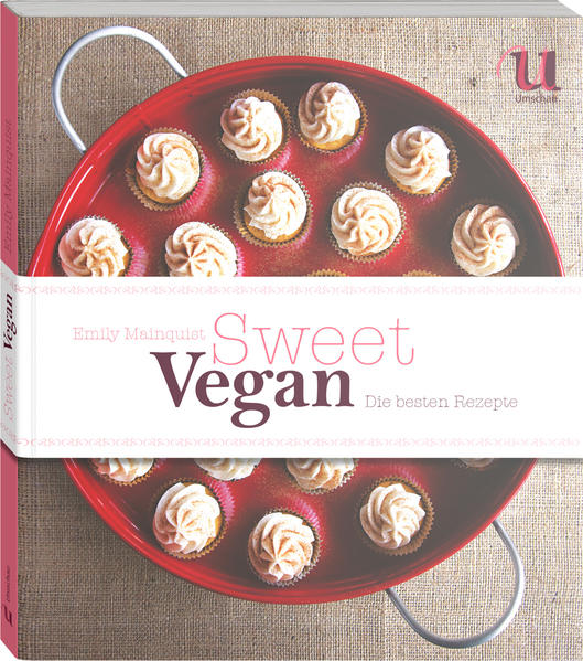 Die Gemeinde der Veganer wächst. Und sie möchte nicht auf süße Backwaren und Desserts verzichten. Warum auch? Es geht auch anders, wie dieses Buch in 70 abwechslungsreichen und einfach erklärten Rezepten zeigt. Kuchen, Kekse und Desserts, alle Zutaten natürlich vegan, schmecken genauso gut wie die „Klassiker“, wenn man die richtigen Kniffe und Tricks der Profis kennt. Ein veganes Backvergnügen mit Genussgarantie und das erste deutsche Buch, das sich diesem spannenden Thema annimmt.