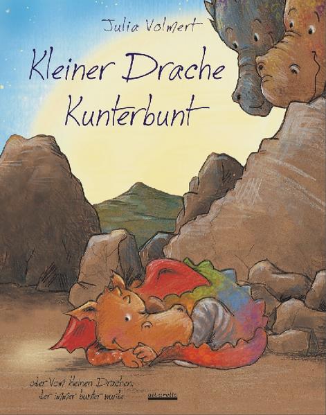 Der kleine Drache entdeckt neugierig seine Welt und trifft als erstes den Frosch. Staunend sieht er, wie gut der Frosch hüpfen kann. Das sieht so lustig aus! Das möchte der kleine Drache auch können! Zusammen hüpfen sie um die Wette - bis der kleine Drache es richtig gut kann. Plötzlich entdeckt er, dass er einen Flecken bekommen hat - in Froschgrün! Das sieht hübsch aus, findet der kleine Drache! Kurz darauf lernt der kleine Drache vom Wiesel balancieren - da wird seine Schwanzspitze so orange wie das Wieselfell. „Toll!“, staunt der kleine Drache, „je mehr ich lerne, desto bunter werde ich!“ So ist er wild entschlossen noch bunter zu werden und sammelt weiter Eindrücke, Erfahrungen und neue Freunde: Der Vogel zeigt ihm Flugkunststücke, bei den Fischen lernt er schwimmen, mit dem Hahn kräht er um die Wette, von der Katze lernt er Schleichen und mit der Maus tanzt er. Der kleine Drache traut sich und macht überall mit. Und zuletzt - ist er der kleine Drache Kunterbunt. Am Abend staunen seine Eltern nicht schlecht! So bunt ist ihr Kind und so viel hat es gelernt! Da schläft der kleine Drache zufrieden ein und ist fest entschlossen morgen ganz viele neue Dinge zu entdecken!