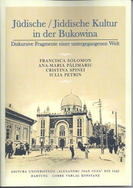 Der historische Werdegang der habsburgischen Bukowina unterscheidet sich erheblich von seinem galizischen Pendant, indem sich die Region durch spezifische politische, soziale, ethno-demographische und wirtschaftliche Realien auszeichnet. Diese zusammengehörigen Zustände stellten wesentliche modellierende Faktoren für die Entwicklung eigener nationaler und kultureller Identitäten im Kontext einer pluralistischen und polyphonen Gesellschaft dar. Anders als Galizien, das stabile kulturelle, religiöse, sowie ethnische Strukturen aufwies, konnte das Bevölkerungsgefüge in der Bukowina von der Wiener Politik leichter ausgestaltet werden. Dies ist auf die ethnische Ausgewogenheit der Provinz zurückzuführen, in der es keine absolute Mehrheit der Rumänen oder der Ruthenen gab, so dass die deutschsprachige Bevölkerung zum wichtigen kulturellen Vermittler zwischen den beiden Nationalitäten wurde. Dieses Gemisch von verschiedenen Völkern in der Bukowina und insbesondere in Czernowitz führte zur Verbreitung, vor allem nach dem Untergang der Habsburgermonarchie, eines einseitigen, entstellten und idyllischen Bildes dieser Region. Daraus speiste sich der Mythos der „österreichischen Bukowina“ als eine illusorische „Oase“ des friedlichen Zusammenlebens aller Nationalitäten und Konfessionen unter der regulatorischen Obhut der Wiener Politik, dessen verbindendes Element das reichhaltige Angebot der deutschen Kultur und Sprache illustrierte. In der Tat erwies sich die Geschichte der Assimilation von Seiten der jüdischen Bevölkerung an die deutsche Kultur als kein geradliniger und einheitlicher Entwicklungsprozess, da sich während verschiedener Zeitspannen eine Reihe von kritischen Debatten und Konflikten innerhalb der bukowinischen jüdischen Gemeinde mit ihrer vielfältigen religiösen, politischen und kulturellen Orientierungen herauskristallisiert haben. Das Ziel des vorliegenden Sammelbandes besteht darin, diese Nuancen zu erfassen, indem man die zentralsten Momente der Entstehungs- und Entwicklungsgeschichte der jiddischsprachigen Kulturlandschaft in der habsburgischen und posthabsburgischen Bukowina pointiert und aufklärt. In diesem Sinne ist es klar, dass der Sammelband keinen Anspruch auf Vollständigkeit erhebt, vielmehr wird danach gestrebt, dem Forschungsfeld Impulse zur Durchführung neuer und punktueller Untersuchungen zu geben sowie Infragestellungen herauszufordern. Somit richten die Autorinnen ihr Augenmerk auf die Zwischenkriegszeit, als ein reges kulturelles und literarisches jiddischsprachiges und jüdisches Feld in der Bukowina entstand. Dabei werden Aspekte über die Herauskristallisierung und Entwicklung jiddischer Literatur und Presse sowie über die jiddischistische Konstellation in einen breiteren historischen Kontext eingebettet, der sich durch wegweisende gesellschaftliche Umbrüche auszeichnet.