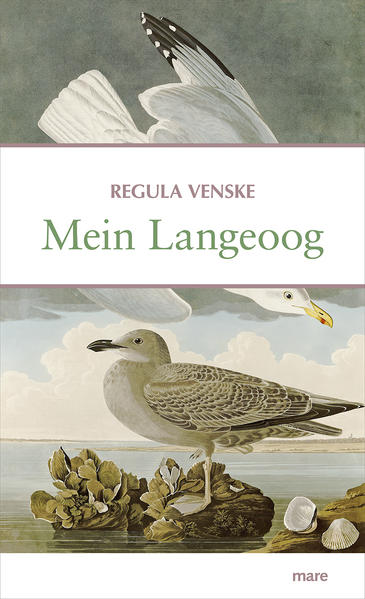 »Sie sind ein Inseltyp…«, so bescheinigte man es einst Regula Venske, denn ihre Reiseziele heißen gern Kreta, Paros, Gozo oder Teneriffa, und nichts läge ihr ferner, als eine mückenumschwärmte Hütte an einem schwedischen See zu beziehen. Doch obwohl sie die unterschiedlichsten Strände auf der ganzen Welt erkundet hat, fühlt sie sich nur an den Küsten des rauen Atlantiks daheim: ausgelöst durch Langeoog, die Insel ihrer Kindheit. In »Mein Langeoog« berichtet Venske nicht nur von Sommerfrische, Reizklima, Dünensingen und Badezeiten – vielmehr lässt sie die Insel zum Ausgangspunkt werden für Geschichten und (deutsche) Geschichte, für Sehnsüchte und Utopien, für Erinnerungen an ihre Familie, an Begegnungen mit Menschen (und Möwen und Quallen), an Lektüren und Lebensthemen.