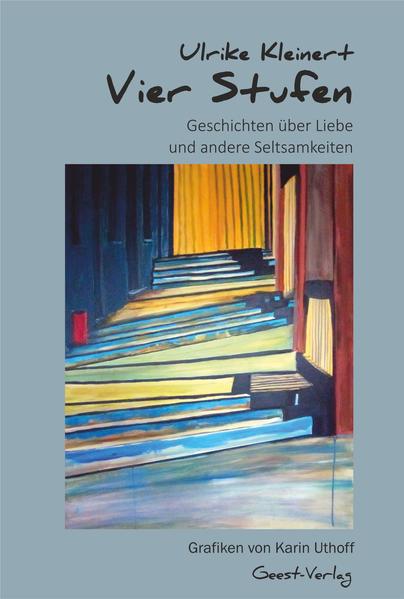 28 Geschichten über die Liebe und andere Seltsamkeiten schenkt uns die Autorin in diesem Band zu ihrem 60. Geburtstag. Ein Band, der durch die Vielzahl der Themen und Figuren noch einmal klarmacht, welche Bandbreite des Beobachtens und Schreibens die Bremer Autorin besitzt. Erzählt wird von Migranten, Flüchtlingen, von Kindern und Alten, von Liebenden, von Menschen, die Nähe und Geborgenheit suchen. Ulrike Kleinert, die in ihrem Schreiben stets auf der Seite derer stand, die am Rand der Gesellschaft standen, sich für deren Rechte eingesetzt und gekämpft hat, nimmt uns mit zu den Menschen, denen auch wir im Alltag begegnen. Die Figuren ihrer Geschichten kommen uns allesamt seltsam bekannt vor. Die Geschichten erzählen von ihren Irrwegen, von Träumen und von Hoffnungen und sie erzählen von der Kraft, im Alltag nicht unterzugehen. Mit klarer Sprache entwirft die 2006 mit dem Bremer Autorenstipendium ausgezeichnete Autorin kurz und zügig erzählte Geschichten, in denen wir Anteil haben dürfen an dem Denken und Fühlen der Menschen, die nicht auf der Sonnenseite der Gesellschaft leben, die manchmal einfach nur etwas zu essen haben wollen oder einen sicheren Platz für ihr Babybett. Doch welch eine liebenswerte Sympathie entwickelt Ulrike Kleinert in uns Lesern für diese Menschen, die ein Sehnen und eine Hoffnung offenbaren, das manch einem von uns abhanden gekommen ist. Eine Liebeserklärung an Menschen, die den Mut zum Leben, zum Hoffen und Lieben nicht aufgeben.