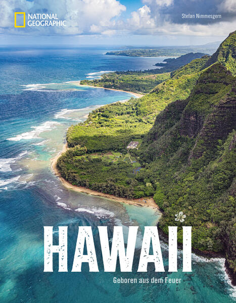 Paradies im Pazifik Aloha, Wellenreiten und Vulkane: eine außergewöhnliche Bilderreise durch Hawaiis atemberaubende Inselwelt. Ob Surfen an einem der unzähligen Strände der Honolua Bay, Wandern zu verborgenen Wasserfällen durch die Dschungelwälder Kauais oder Kaffeetradition erleben auf einer der berühmten Kona Kaffeefarmen – mit seinen 137 Inseln bietet Hawaii schier unbegrenzte Möglichkeiten. Tauchen Sie ein in die faszinierende Unterwasserwelt, surfen Sie an einem der unzähligen Traumstrände, entdecken Sie grüne Regenwälder oder rauchende Lavafelder. Dank der brillianten Fotografien und des detaillierten Wissens der National Geographic-Autoren lernen Sie mit diesem Bildband die atemberaubenden Landschaften, die Kultur, Gesellschaft und Geschichte Hawaiis kennen. Mit exklusiven Reisetipps der National Geographic Experten. Entdecken Sie die Heimat des Hula in all ihren Facetten! Hawaii Travel Guide: Kenntnisreiche Texte über Natur, Kultur und Menschen Hawaiis Mit exklusiven Reisetipps von National Geographic Experten Atemberaubende Bilder zum Eintauchen und Wegträumen