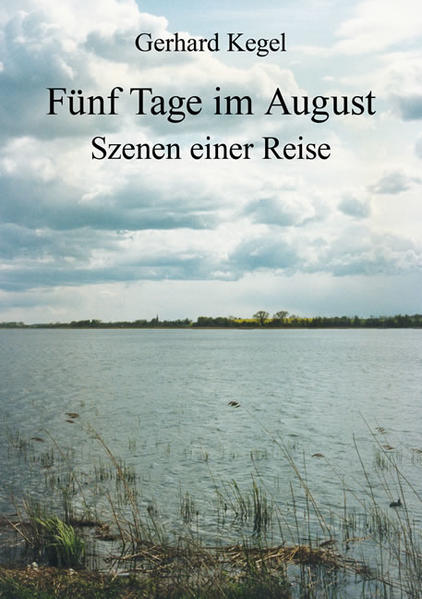 Erste Stimmen . Der in das Jahr 1953 verlegte „Prozeß“ (gleichgültig, ob es sich um Erfindung oder eine Textmontage handelt) ist ein Meisterstück, wie überhaupt, trotz der Kritik an stilistischen Eigenheiten des Textes, die ernsthafte und kompetente Auseinendersetzung des Protagonisten mit seiner wiedergewonnenen Heimat dem Roman einen Anspruch auf Beachtung in unserer Gegenwartsliteratur gibt. U.St., Venedig . Es gibt keine Erlebnisebene, die der Verfasser im Detail zu schildern nicht den Mut hat. Was diese Schilderungen zu lesen so reizvoll, in Einzelfällen erträglich macht, ist die Begabung des Autors, Unbekömmliches und Intimes, Tiefschürfendes und Alltägliches mit einem Schleier der Ironie und des Humors zu überziehen. Eindringlich, jedoch ohne Überheblichkeit, vermag der Verfasser dem Leser darüberhinaus die seinerzeit von ihm miterlebte Enge und Engstirnigkeit der DDR im Rückblick nahezubringen. R.K., Buchholz/N.