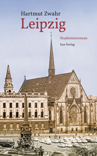 Dem Lausitzroman vom »Abschiednehmen« lässt Hartmut Zwahr mit dem Studentenroman »Leipzig« die fünfziger Jahre folgen. Für Johannes beginnt diese Zeit an der Fachschule für Bibliothekare, wo er den 17. Juni 1953 erlebt. Im ersten Teil »Das Erschrecken« verarbeitet er die bleibende Erfahrung. Er besteht die Sonderreifeprüfung, wird immatrikuliert und Student der Karl-Marx-Universität Leipzig. In dieser Zeit des Übergangs endet für ihn eine große Liebe. Im Tagebuch hält er fest, wie die Macht den neuen Menschen einfordert. Die vormilitärische Ausbildung und das »Wir« der Blauhemden greifen tief in die studentische wie die akademische Existenz ein.