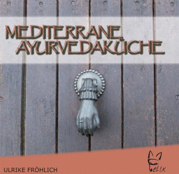 Ayurvedisch kochen heißt nicht automatisch exotisch kochen. Die Zubereitung mit mediterranen Zutaten bedeutet eine gesunde Aufwertung des täglichen Speiseplans. Die Rezepte lehnen sich im Geschmack und in der Zubereitungsart an die mediterrane Küche an, so dass es unserem Kulturkreis und unseren Geschmacksvorlieben entspricht. Wie man sich im ayurvedischen Sinne sehr gut mit Lebensmitteln aus der mediterranen Küche ernähren kann, zeigt Ulrike Fröhlich mit einfachen leckeren Rezepten mit europäischem Charakter. Die Zutaten sind leicht erhältlich und auf die Verwendung scharfer und exotischer Gewürze wird weitgehend verzichtet. Diese außergewöhnliche Rezeptsammlung umfasst Gerichte für jeden Tag und leckere typgerechte Menüs, sowie Empfehlungen zur Ernährung nach einer Panchakarmakur. Mit Extrateil „Das Gold der Pflanzen“ Verschiedene Pflanzenöle in ihrer Verwendung und Wirkung in der Küche, wie auch im therapeutischen und kosmetischen Einsatz.