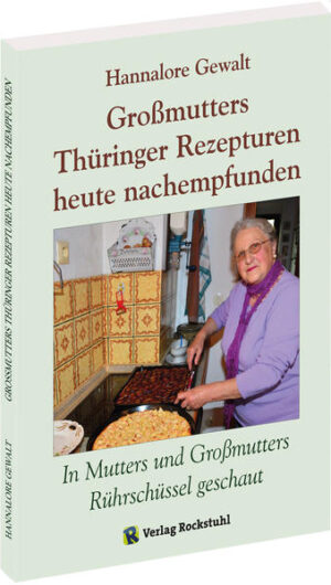 Taschenbuch, 64 Seiten mit Rezepturen von Hannalore Gewalt zum Kochen und Backen. Umrahmt von 26 Fotos, davon 12 in Farbe. ERINNERUNGEN GEMIXT MIT 62 REZEPTUREN AUS THÜRINGEN Während meiner Kindheit, die in die Zeit des Krieges und auch in die Nachkriegszeit fiel, war Schmalhans Küchenmeister, und nur er bestimmte den Speiseplan. Später dann, als ich den Kinderschuhen entwachsen war, veränderten sich die überlieferten Rezepturen etwas, zugunsten unserer Gaumen. In den Bauernwirtschaften, bargen die Vorratskammern und Keller immer so viel Lebensmittel, daß von keiner Not gesprochen werden konnte. Die Gaumen, der so vom Leben bevorteilten Dorfbewohner, wurden zwar auch nicht gerade verwöhnt, aber Hunger, den kannte man an diesen Orten nicht. Inhalt: Zwischen Sättigung und Wohlgeschmack Einfache BlechkuchenSchwarzer Saftkuchen Schokoladenkuchen Wickeltorte Rahmkräpfel Schlagsahne - zurückgeschlagen Rührasch Speckkuchen Kartoffelblechkuchen Sauerteigkuchen Süßspeisen und Fettgebackenes Eisekuchen Eier- oder Tiegelkuchen Birnen und Klöße Hefeklöße Löffelklöße Nudeln mit Dreifrucht Biersuppe Erfrischungen Eierwasser Dicke Milch KartoffelspeisenSaure Kartoffelsuppe Pellkartoffeln mit Quark Kartoffelsalat Kartoffelzampe Warmer Kartoffelsalat Einfache Fleischgerichte und BratenSaure Huller oder Königsberger Klopse Töpfbraten Kehlbraten Sauerbraten Panierte Schweinslende Rippenbraten Hammelbraten Kaninchenbraten Gebratener Kickelhahn Falscher Hase Kraut als WinteressenRotkraut Schichtwirsing Sauerkraut Verlegenheitsessen - schnell, billig und wohlschmeckend Rührei und grüner Salat Gemüse oft eine Mangelware in vergangenen ZeitenSchwarzwurzeln Möhrengemüse Kohlrübengemüse Regionale BesonderheitenGänseschwärze Rabbanchen - Innereien Spoßen mit veralteter Mehlschwitze oder EinbrenneRotkrautsalat Warmer Krautsalat Bohnensalat Tomatensauce Schweinepfötchen und Meerettichsauce Petersiliensauce Kümmelsauce Senfsauce Zwiebelsauce Meerrettichsauce Rosinensauce Specksauce Berauschende Kleinigkeiten Eierlikör Fruchtlikör Fruchtbowle Rumtopf Einfacher Käse - (einfach, aber deshalb nicht geschmacklos) Kochkäse Suppen und ihr DrumherumHühnersuppe Hühnersuppe mit selbstgemachten Nudeln Erbensuppe