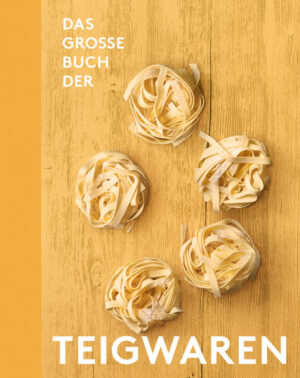 Spaghetti, Bandnudeln, Spätzle und Co.: Nudeln sind auf der ganzen Welt beliebt. In diesem Buch findet sich alles, was man rund ums Thema Teigwaren in der Küche wissen muss: Im ersten Teil, der Warenkunde, gibt es einen Überblick über die wichtigsten Zutaten für die Zubereitung von Teigwaren wie Mehl, Eier oder Kartoffeln. Im zweiten Teil werden in anschaulichen Stepfolgen die verschiedenen Grundzubereitungen für Teigwaren gezeigt. Nudel- und Kartoffelteige herstellen, Nudeln formen und schneiden, Spätzle zubereiten, Knödel formen und garen, Gnocchi herstellen. Im dritten Teil präsentieren 12 Spitzenköche ihre besten Nudelrezepte, regionaltypische Klassiker bis hin zu vielen innovativen Rezeptinterpretationen. Darüber hinaus bieten eingestreute unterhaltsame Texte und Küchengeheimnisse alle möglichen Informationen rund um Nudeln, Knödel oder Gnocchi.