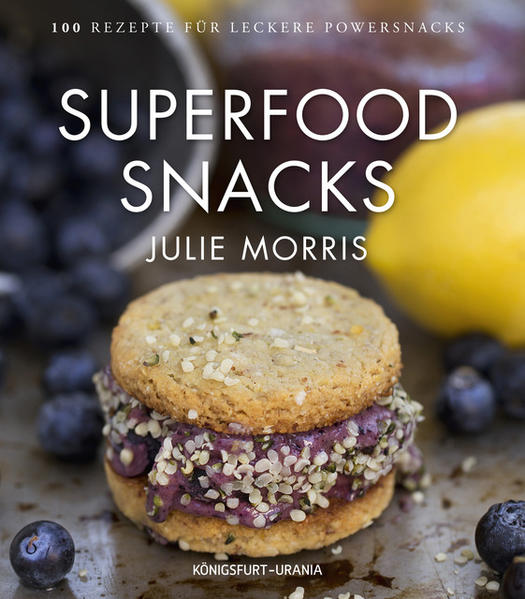 Julie Morris, Bestsellerautorin und Küchenchefin, hat in dieser Rezeptsammlung Vollwertsnacks zum Naschen und / oder als kleine Zwischenmahlzeit zusammengestellt. Superfoods haben eine hohe Energiedichte, sind reich an Vitaminen, Mineralstoffen, Antioxidantien. Die Autorin hat daraus leckere Kleinigkeiten gezaubert: Kräcker und Chips, Aufstriche und Dips, Energieriegel und -häppchen, Bonbons und Schokolade, Kekse und Kuchen und Snacks für Kinder. Alle Zutaten sind vegan. Symbole an den Rezepten geben an für welche gesundheitlichen Aspekte der jeweilige Snack besonders geeignet ist. In der Einführung werden die Vorteile von Superfoods erklärt und ausführlich auf gesunde Ernährung eingegangen. Im Anhang sind außer dem ausführlichen Rezeptregister diverse Informationen wie Umrechnungstabellen für Mengenangaben, Listen durch was sich Zutaten ersetzen lassen, sowie Bezugsquellen für Nahrungsmittel.