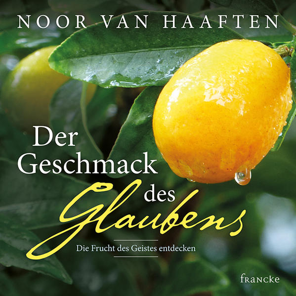 Gott lädt uns ein, zu ihm zu kommen und uns von seinem Geist erfüllen und erneuern zu lassen. Gottes Geist wird in uns viel Frucht wachsen lassen - da ist die Bibel eindeutig. Aber wie soll man sich die Frucht des Geistes vorstellen und wie kann sie in unserem Leben wachsen? Anhand von biblischen Texten und persönlichen Erlebnissen erzählt die bekannte Autorin Noor van Haaften von dem Wunder, dass Gott durch seinen Geist neue Menschen aus uns macht.