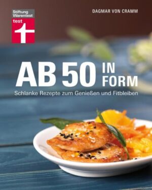 Genießen und fit bleiben. Ab 50 sinkt der Kalorienbedarf, aber der Körper wird anspruchsvoller in puncto Eiweiß, Vitaminen, Mineral- und Bioaktivstoffen. Das heißt nicht, dass jetzt Schmalhans Küchenmeister sein sollte. Im Gegenteil: Die Kinder sind aus dem Haus. Statt Pommes, Pizza, Pasta dürfen es jetzt mal ausgefallenere Gerichte sein. Jacobsmuscheln um Beispiel oder Rotwein-Balsamico-Braten. Sich bewusst Gutes tun ist die Devise. Dieses Kochbuch der Stfitung Warentest ist die erweiterte und neugestaltete Ausgabe von "Clever kochen, besser essen". Ein großer Ernährungsteil speziell für die Zielgruppe ab 50, mit 150 Rezepten für zwei Personen, vielen neuen Ideen und exotischen Zutaten, mit weniger Kalorien zum Schlankbleiben, aber mehr Eiweiß und Nährstoffen zum Fitbleiben.