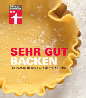 Backen ist Kunst und echtes Handwerk. Mit genauen und verlässlichen Mengenangaben entstehen die tollsten Kuchen, verführerische Quiches und extravagante Torten: Von süß bis herzhaft ist in "Sehr gut backen" alles dabei. Klassiker wie Bienenstich bekommen einen extra Kick, zum Beispiel mit Lavendelhonig. Oder Marmorkuchen mit Crème fraîche. Wie wäre es mit Cranberrycake, Sachertorte, Scones, Steinpilzquiche und dem garantiert schnellsten Kuchen der Welt? 120 Rezepte von süß bis herzhaft und alles über Teige und Geräte sowie essentielle Tipps, damit Torten, Kuchen und Brote immer gelingen.