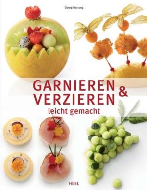 Paprikafrösche, Apfelschwäne, verzierte Fleischtaschen, Erdbeerfächer - mit Fantasie und Perfektion zeigt Profi-Koch und Küchenmeister Georg Hartung in Step-by-Step-Fotos Deko-Ideen für Teller und Tafel. Wie verleiht man einem Büffet den letzten Pfiff oder wie verwandelt man mit origineller Garnierung einen Teller in einen Eye-Catcher? Der gelernte Koch gibt nicht nur kreative Tipps zur Herstellung von Dekorationen und Verzierungen, er zeigt auch, wie man die kleinen Kunstwerke gekonnt in Szene setzt und welche Schneidetechniken zu optimalen Erfolgen führen. Ob für das private Buffet oder den Profi-Caterer - dieses Buch bietet für jeden Anlass Anregungen in Hülle und Fülle! Nach dem großen Erfolg ist jetzt auch der Nachfolgeband "Garnieren und Verzieren - Ideen für alle Jahreszeiten" von Georg Hartung erhältlich.