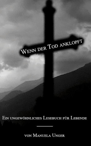 „Du schreibst ein Lesebuch mit Geschichten über den Tod? - Das ist ganz schön durchgeknallt“, wirft mir einer meiner Persönlichkeitsanteile namens VERDRÄNGUNG vor und tippt sich mit dem Zeigefinger auf die Stirn. Wie durchgeknallt ist es also, ein Lesebuch mit Geschichten über Todesbegegnungen zu schreiben? Die Antwort lautet: Jeden Moment kann es soweit sein … In ihrem Buch erzählt Manuela Unger von persönlichen Begebenheiten und Erfahrungen, die um das Thema Tod und Sterben kreisen. Sie holt mit ihren Erzählungen den Tod in den Fokus der Lebenden. Die Geschichten sind Botschaften an das zeitlich begrenzte Dasein. Wer sie liest, schärft den Blick für die Präsenz des Todes. Manuela Unger versucht nicht, das Jenseits zu enträtseln. Sie schreibt über den Tod und dadurch vor allem für das Leben.