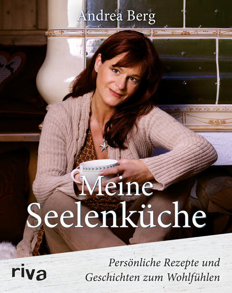 Andrea Berg hat ihr erstes Buch ganz ihrer Leidenschaft für das Kochen gewidmet. Dabei geht es nicht um bestimmte kulinarische Nischen, sondern um eine ganz erlesene Vielfalt von Gerichten und Geschmacksrichtungen. Und die serviert sie nicht nur ihren Gästen im eigenen Hotel Sonnenhof im schwäbischen Aspach, sondern verwöhnt damit auch schon seit langer Zeit sowohl ihre Familie als auch ihre Band auf Tournee. Die Bandbreite der Speisen reicht von Chili con Carne über die thailändische Tom ka Gai Suppe bis hin zu den Spezialitäten des Schwabenlandes wie deftigem Zwiebelrostbraten, Käsespätzle oder Kartoffelsalat. Auch Gerichte aus Andrea Bergs ganz persönlichem Fundus, wie Mamas Notfall-Hühnersuppe oder Opa Karls Käsekuchen, finden sich in dieser besonderen Rezeptauswahl wieder. All diese Gerichte hat Andrea Berg mit Liebe und dem Blick für das Besondere zusammengestellt. Sie sind Balsam für die Seele und sorgen für ein wohliges Gefühl von Genuss und Geborgenheit - sie sind Andrea Bergs Seelenküche. Angereichert mit privaten Anekdoten und persönlichen Zitaten wird dieses Buch zu einem ganz besonderen Schmuckstück für jede Küche.