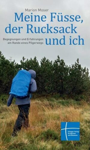 Marion Moser versteht es, auf eine humorvolle Art, manchmal voller Selbstironie, aber dann wieder auf tiefsinnige Weise über ihre Pilgerreise vom Norden Deutschlands bis in die Schweiz zu berichten. Ihr Understatement lautet, eigentlich hätte sie nichts Besonderes zu berichten, und tiefere Erkenntnisse könne sie ebenfalls nicht mitteilen. Doch im Alltäglichen und Unscheinbaren verbirgt sich das Besondere. Behutsam spricht sie von eigenen religiösen Erfahrungen. Es geht um die Herausforderungen und die Schönheit des Unterwegsseins, und dann auch wieder um die ganz grossen Fragen, auf die es meistens keine einfache Antwort gibt. Sie ist auf keinem klassischen Pilgerweg unterwegs, aber ihr Weg wird zu einem Erleben mit sich selbst und (im wahrsten Sinn des Wortes) Gott und der Welt.