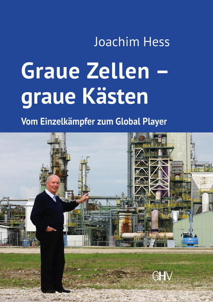 In seiner umfassenden Biografie beschreibt Joachim Hess sein umtriebiges Leben, das 1925 in der Nähe von Berlin begann, von 1932 im Ruhrgebiet und ab 1961 in Bayern stattfand. Sein Berufsleben macht ihn zum Zeitzeugen einer Zeit, die es so nicht mehr gibt. Der promovierte Verfahrensingenieur baut Anlagen zur Gaserzeugung und dann mit Herzblut in Ingolstadt eine Erdölraffinerie auf, arbeitet mit übellaunigen und trinkfesten Kokereibetreibern zusammen und mit Experten, die den Mahlgrad von Kohlenstaub exakt bestimmen können, indem sie diesen zwischen den Zähnen reiben. Er entwirft einen besonderen Dampfkondensator als Schiffsantrieb und sorgt für frostfreien Betrieb des größten Schiffshebewerkes in Deutschland. Erfindergeist prägte das Wirken von Joachim Hess schon immer. Nachdem er einen Katalysator zur Abgasentgiftung bei Automotoren entwickelt hatte, schaffte er mit der speziellen Konstruktion eines Transmitter-Schutzkastens, der empfindliche Messgeräte schützt, den endgültigen Durchbruch als selbstständiger Unternehmer von der Einmannfirma zum Global Player. Über sein bewegtes Leben sagt Joachim Hess heute: „Es ist und war wunderbar. Ich hätte kein anderes gewollt.“