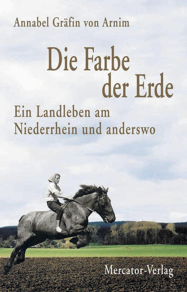 Eine märkische Adelsfamilie hat nach dramatischen letzten Kriegswochen eine neue Existenzgegründet. Hier erlebt die Autorin Annabel Gräfin von Arnim eine stürmische Kindheit und Jugend