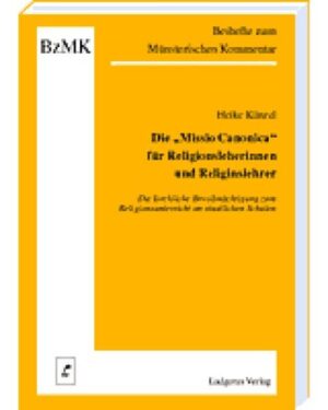 Lehramtsstudierende im Fach Katholische Religionslehre sind häufig überrascht, dass sie nicht einfach Religionslehrer werden können, sondern dass sie dazu eine von der Kirche ausgestellte "Missio canonica" benötigen. Die diözesanen Verwaltungen handhaben die Verleihung dieser "Missio canonica" uneinheitlich-obwohl sie auf Nachfrage die gleiche Rechtsgrundlage angeben. Dieser teilweise unbewussten (Rechts-)Unsicherheit will das Buch begegnen. Es arbeitet das Kirchenrecht und das staatliche Recht am Beispiel des Landes Nordhrein-Westfalens zur "Missio canonica" auf und bietet fundierte Informationen für (angehende) Religionslehrer und alle, die die Rahmenbedingungen des Religionsunterrichts interessieren. Dabei stehen u. a. folgende Fragen im Mittelpunkt: Welche Rechtsstellung hat der Religionslehrer im kirchlichen, welche im staatlichen Recht? Wie sehen die konkordatären Vereinbarungen zur "Missio canonica" aus? Was genau ist die "Missio canonica" im kirchlichen, was im staatlichen Recht? Wie wird sie verliehen und welche Voraussetzungen sind zu erfüllen? Warum und wie kann die "Missio canonica" widerrufen werden und welche Rechtsschutzmöglichkeiten gibt es für den Religionslehrer?