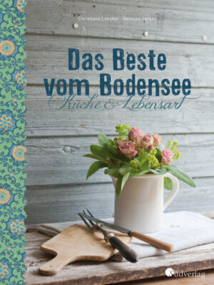 Einzigartige Fischsorten, gute Weine, reichlich Obst und Gemüse: Der Bodensee, an dem badische, schwäbische, bayerische, österreichische und Schweizer Küche miteinander verschmelzen, bietet die besten Voraussetzungen für besonderen Genuss. Im Mittelpunkt dieses außergewöhnlichen Koch-, Schmöker- und Fernwehbuches steht einerseits die von Tradition geprägte bodenständige Küche des Sees, andererseits die feinere, innovative, die mit typischen Produkten aus der Region spielt. Die kulinarische Reise führt in Restaurants und Wirtschaften rund um den ganzen Bodensee. Leckere Gerichte, nach Originalrezepten gekocht, wurden vor Ort stimmungsvoll in Szene gesetzt. Spannende Reportageseiten bieten interessante Blicke hinter die Kulissen von einem Obsthof, einem Weingut oder einem Fischereibetrieb. Und die wunderbar atmosphärischen Fotos laden zum Schwelgen ein und wecken die Sehnsucht nach dem See.