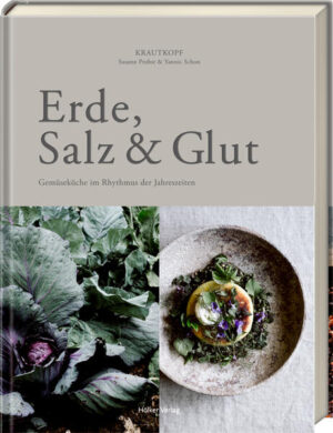 Krautkopf - das Kochbuch zum vegetarischen Foodblog! Kochen mit erntefrischen Zutaten aus dem eigenen Küchengarten, von den Wiesen und Wäldern im unmittelbaren Umland. Die Foodblogger Susann Probst und Yannic Schon vom mehrfach ausgezeichneten Blog „Krautkopf“ (www.kraut-kopf.de) experimentieren mit dem, was die Natur zu bieten hat: Früchte, Blüten, Samen, Blätter und Wurzeln, gewachsen in kostbarer Erde. Die vegetarischen und veganen Rezepte kommen mit wenigen Bestandteilen aus, sind einfach in der Zubereitung. Salz ist dabei unverzichtbar. Es wird seit Jahrhunderten als Würzmittel und zur Konservierung verwendet und symbolisiert die Einfachheit und Reduktion auf das Wesentliche: den Eigengeschmack der Produkte. Durch die Zubereitung mit Hitze, am ursprünglichsten über der Glut, entfaltet sich eine Vielzahl an Geschmacksnuancen. Vom rohen Produkt über das Dünsten, Dämpfen, Braten, Rösten, Räuchern bis zum Verbrennen - Hitze verwandelt Lebensmittel, kann sie knusprig, zart, weich oder fest werden lassen, Aromen hervorheben und verstärken. Je nach Zutat und Rezept entstehen so aus der Kombination der drei Grundlagen Erde, Salz und Glut köstliche Gerichte, die sich stets im Rhythmus der Jahreszeiten verändern.