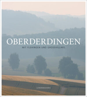 Im Nachgang zum 1250-jährigen Jubiläum von Oberderdingen, jener attraktiven Kleinstadt im Kraichgau mit dem wunderbarem historischen Amthof im Fachwerk-Ortskern, ist dieser opulente Bildband erschienen. Das Buch mit seinen nahezu 500 Fotografien ist nicht nur eine Momentaufnahme im Bild, sondern enthält auch jede Menge (Orts-)Geschichte und Geschichten. Dazu gehören die handschriftlichen Aufschriebe des verstorbenen Ehrenbürgers Eugen Gültlinger bis ins Jahr 2011, die hier edidiert vorliegen. Für die weiteren Texte zeichnen Dr. Uwe Rummel, der ehemalige Rektor der Leopold-Feigenbutz-Realschule, und Monika Rummel verantwortlich. Ein Bildband beeinflusst unsere Sehgewohnheiten: Wir sind heute vor allem von bewegten Bildern umgeben. Ein Fotoband bietet statische Ansichten, lädt zu längerer Betrachtung und Entdeckung von Details ein. Er verhilft uns vielleicht auch zu einer neuen Begegnung mit dieser geschichtsträchtigen Gemeinde, ganz im Sinne des amerikanischen Foto­grafen Emmet Gowin: „Fotografie ist ein Hilfsmittel zur Auseinandersetzung mit Dingen, die jeder kennt, ohne sich damit zu befassen.“ Der Fotograf Thomas Rebel hat über zwei Jahre das Geschehen in Oberderdingen begleitet und ins Bild gesetzt. Fotografieren heißt Bedeutung verleihen – das ist ihm mehr als gelungen. Ein Muss nicht nur für Oberderdinger, die ihre Gemeinde neu entdecken wollen, sondern auch für Gäste und Freunde des Kraichgaus.