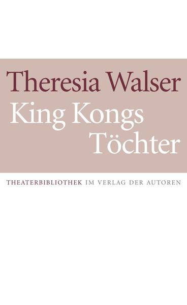 King Kongs Töchter sind drei Pflegerinnen in einem Altenheim - und sie haben sehr eigenwillige Vorstellungen von ihrem Beruf. Was zu Ende gehen muss, soll glamourös zu Ende gehen - folgerichtig inszenieren sie den Tod ihrer Schützlinge als Szenen großer Stars.