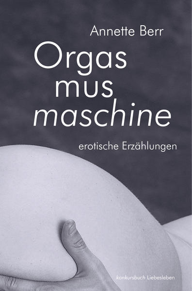 Die Geschichten handeln von Frauen, die sich auf horizonterweiternde sexuelle und emotionale Erfahrungen einlassen. Wie weit kann die Lust gehen - auch gegen den „Kopf“? Was heißt es, eine Symbiose zu erleben? „Der Berlinerin gelingt es, die Macht, den Zauber und die existenzielle Wucht von Eros und Sexus zu beschreiben!“ (zitty) Zu einzelnen Erzählungen: Eine Frau wird von ihrer Freundin verlassen und sucht sie in allen anderen Frauen. Eine Entführung entwickelt sich zu einer extremen sexuellen Erfahrung. Eine Außerirdische sucht und findet eine heiße Nacht. Aus einem aufgeheizten anonymen Briefwechsel zwischen zwei Frauen entsteht eine seltsame Liebe. Die Orgasmusmaschine ist viel gefährlicher als sie zu sein scheint. Eine Protagonistin verliert sich mit einem Mann in einem wahnsinnigen Rausch. Annette Berrs erotische Erzählungen lassen einen Blick auf alltägliche und außergewöhnliche sexuelle Erlebnisse zu, der sich stets zwischen Bewusstem und Unbewusstem, Realität und Traum bewegt. Die Geschichten sind witzig, erregend und erschütternd zugleich. Es finden sich die Tragik scheiternder Beziehungen ebenso wie der Spaß am Sex - und immer geht es um unerwartete, Grenzen ausdehnende Lust.