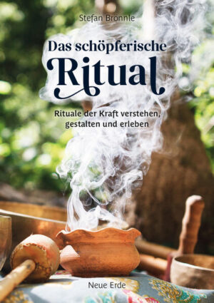 Rituale der Kraft verstehen, gestalten und erleben Dieses Buch führt den Leser Schritt für Schritt in die Gestaltung eigener, kraftvoller und vor allem wirksamer Rituale. Ausgehend von den Grundlagen wie Absicht, Gefühl und Handlung, die ein Ritual bestimmen, über die Darstellung der sogenannten »Träger der Kraft«, führt das Buch schließlich zur Gestaltung des persönlichen Rituals. Trotz zahlreicher Ritualbeispiele bleibt der Leser stets angehalten, seine ureigene, stimmige Form zu finden. Das Buch richtet sich an Menschen, die die Ritualarbeit für sich entdeckt haben – unabhängig von ihrer religiösen oder philosophischen Ausrichtung. Dabei bietet das Buch in der Ritualarbeit völlig unerfahrenen Lesern einen Einstieg in die Ritualgestaltung, aber es vertieft auch das Verständnis des Ritualaufbaus und der persönlichen Ritualgestaltung für erfahrene Ritualarbeiter. Voraussetzung ist lediglich ein offener Umgang mit verschiedenen Weltanschauungen und den von ihnen geprägten rituellen Symbolen. Bei den Trägern der Kraft geht es um jene Aspekte, die die Ritualkraft fokussieren und manifestieren – wie etwa den genutzten Ort, verwendete Worte und Gesten sowie die Nutzung von Ritualzeiten und Himmelsrichtungen. Kapitel zur Segenskraft, zur Ethik der rituellen Arbeit und dem Umgang mit Ritualplätzen in der Natur runden das Buch ab. Das schöpferische Ritual geht tief in die Erklärung der wirksamen Ritualstrukturen und wie sie für das selbst entwickelte Ritual nutzbar gemacht werden können. Der Autor greift dabei auf eine über dreißigjährige Ritualerfahrung mit verschiedenen Symbolen und eingebunden in die verschiedensten Weltbilder (Schamanismus, Christentum, Anthroposophie, Geomantie und andere) zurück. So entsteht ein Werk für Anfänger und Fortgeschrittene. Die Ritualbeispiele sind in vielfältiger Weise erprobt und auf ihre Tauglichkeit getestet worden. So können Rituale voller Kraft mit hoher Wirksamkeit entwickelt werden.