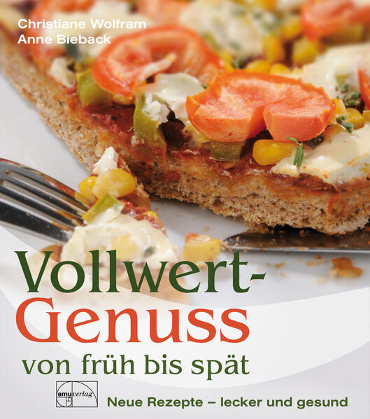 Der Bestseller in unveränderter Neuauflage, jetzt im emu Verlag!!! Dieses Buch zeigt, wie gut Vollwertiges schmeckt. Im Handumdrehen lassen sich mit frischen Zutaten, die den Namen Lebensmittel noch verdienen, wahre Köstlichkeiten zaubern, die unsere Gesundheit unterstützen können. Beispiele aus dem Inhalt: Frühstück: Frischkorngericht, Feines Sonntagsweizenbrot, Haferbrötchen, Schokocreme, Pflaumenmus Salate: Blumenkohlsalat, Fruchtiger Sommersalat, Fenchel-Orangen-Salat, indischer Gurkensalat Suppen u. Vorspeisen: Frühlingssuppe mit Schnittlauchsahne, Möhren-Ingwer-Suppe, Spaghettisalat Hauptgerichte: Karotten-Hafer-Bratlinge, Kürbisragout, Gefüllte Paprikaschoten, Linsenlasagne, Spargelquiche Nachspeisen: Mörbeteigtartes mit Rhabarber-Apfel-Kompott, Melone mit Honig-Zimt-Creme, Krokanteis Abendbrot: Würziges Fladenbrot, Käsehörnchen, Apfel-Zwiebel-Schmalz, Tomaten-Mandel-Mett und viele andere schmackhafte Rezepte!