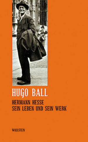 Das wirkungsmächtigste Werk Hugo Balls nach dem Text der Erstausgabe. Das letzte und erfolgreichste der von Hugo Ball selbst veröffentlichten Bücher war die Monographie Hermann Hesse. Sein Leben und sein Werk, die im Juni 1927, vier Monate vor seinem Tod, im S. Fischer Verlag erschien. Samuel Fischer lobte das Buch als die »beste biographische Arbeit, die ich in meinem Verlag habe« und die zeitgenössische Literaturkritik teilte fast einstimmig diese Meinung des Verlegers. Ball war es geglückt, mit seinem Lebensbild Hesses eine erste Basis für die zahlreichen künftigen Biographien über den Dichter zu erstellen. Seine Darstellung besticht auch durch das Intuitive, sein Gespür für ihm noch unbekannte Sachverhalte, die erst Jahrzehnte später in ihrer ganzen Komplexität sichtbar geworden sind. Der Einfluß von Hugo Balls kongenialer Biographie auf das Bild, das wir auch heute noch von Hermann Hesse haben, ist ungebrochen. Manche der Ballschen Charakterisierungen sind zu Prototypen der späteren Hesse-Forschung geworden und werden auch in Zukunft dank ihrer eigenständigen Bildkraft und komparatistischen Sachkenntnis kaum mehr zu übertreffen sein.