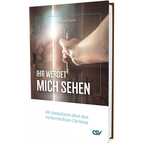 „Ihr werdet mich sehen“, sagte der Herr Jesus seinen Jüngern bevor Er zurück in den Himmel ging. Dabei dachte Er nicht an die Entrückung der Gläubigen. Kinder Gottes können bereits heute im Glauben einen Blick in den Himmel tun. Dieser Blick auf den verherrlichten Christus ist nicht nur etwas für Gläubige, die ihr Leben überwiegend im Studierzimmer verbringen-er ist für uns alle wichtig. Dieser Blick gibt uns Kraft für den Alltag, in Krisen und Herausforderungen. In Verbindung mit dem verherrlichten Herrn gibt es viel zu entdecken: Alle unsere Segnungen besitzen wir in Ihm! Dieses Andachtsbuch möchte dazu motivieren, sich auf eine Entdeckungsreise zu begeben, die tiefe Freude garantiert. Am Ende jeder Andacht findet sich eine Notizseite, wo gewonnene Eindrücke festgehalten werden können.