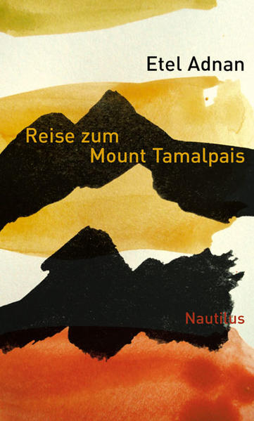 »Einmal wurde ich vor laufender Fernsehkamera gefragt: ›Wer ist die wichtigste Person, die Sie jemals getroffen haben?‹ und ich erinnere mich, wie ich antwortete: ›Ein Berg.‹ So entdeckte ich Tamalpais im Mittelpunkt meines Daseins.« Was sie durch das Malen über den Berg und durch den Berg über Malerei erfuhr, notierte Etel Adnan über Jahre hinweg. Ihre Leidenschaft gilt dabei den Formen der Wahrnehmung. Sie erfasst die spirituelle Welt der Träume und Mythen, dringt in den Raum der Technik vor und beschreibt die Phänomene der Natur. Die pyramidale Form des Bergs, seine Sphären und Linien, seine ständig wechselnden Farben prägten sich ihrem Leben ein. Sie wurden Teil ihrer Identität. In diesem Buch verschmilzt die Poesie des Nachsinnens mit den Zeichen der Malerei. In der Tradition der Auseinandersetzung eines Künstlers mit einem Berg steht sie neben Cézanne und Hokusai. »Etel Adnan ist eine der großen Poetinnen unserer Zeit und eine wunderbare visuelle Künstlerin. Sie bildet die Brücke zwischen Poesie und Malerei.« Hans Ulrich Obrist »Etel Adnans Neugier ist grenzenlos und ihre Lust auf das Leben ansteckend und immer wieder überraschend.« Corinna Harfouch