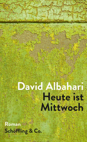 »Heute ist Mittwoch« - der Tag, an dem ein Mann seinen älteren, an Parkinson erkrankten Vater zu Untersuchungen begleiten muss. Auf einem ihrer Spaziergänge am Donaukai des Belgrader Vororts Zemun entlang erblickt der bis dahin schweigsame Vater einen Mann, der in ihm böse Erinnerungen weckt, und beginnt aus seinem Leben zu erzählen. Einst gefürchteter Parteiaktivist und Geheimdienstmitarbeiter, hat er Menschen brutal und ohne Skrupel schikaniert. Als sich eines seiner Opfer rächt und ihn als Stalinisten anzeigt, verbannt man ihn in das berüchtigte Arbeitslager auf Goli otok in der Adria. Dass er so seinerseits zum Opfer wird, hält ihn später nicht davon ab, seine Familie zu tyrannisieren. Erst die Krankheit macht aus ihm ein Häufchen Elend. Während er den großspurigen Geschichten seines Vaters lauscht, muss der Sohn entscheiden, wie viel Glauben er ihm schenken kann, ob die Krankheit und das Erlittene ihn von seiner Schuld freisprechen oder nicht.»Heute ist Mittwoch« ist der bisher vielleicht politischste Roman Albaharis über die Missetaten des kommunistischen Regimes gegenüber der Bevölkerung und die lange verschwiegenen grausamen Praktiken, die nach 1948 auf der »nackten Insel« herrschten. Zugleich stellt David Albahari mit schwarzem Humor und erzählerischer Raffinesse vermeintliche Wahrheiten über Täter und Opfer infrage.