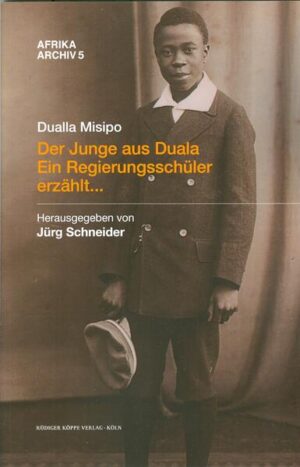 Stephan Dualla Misipo wurde am 4. Juni 1901 in Duala, der Hauptstadt der damaligen deutschen Kolonie Kamerun, geboren. Die Familie Misipo gehörte der Oberschicht der Ethnie der Duala an. Dualla Misipo besuchte die deutsche Regierungsschule in Duala und reiste im November 1913 in Begleitung eines deutschen Beamten auf der Eleonora Woermann nach Deutschland. In Herborn, einer kleinen Stadt in Mittelhessen, ging er zur Schule. Diesen und spätere Abschnitte seines Lebens bis etwa 1930 hat er in „Der Junge aus Duala“ sehr ausführlich beschrieben. Mitte der 1920er-Jahre lernte Dualla Misipo, wahrscheinlich in Frankfurt, die Postbeamtentochter und Stenotypistin Luise Dutine kennen. Die Geschichte ihrer Liebesbeziehung, die Zweifel der Familie an der Zukunftsfähigkeit einer Verbindung zwischen einem schwarzen Mann und einer weißen Frau und die Anfeindungen der Umwelt gegenüber dem Paar sind ein zentrales, wenn nicht sogar das zentrale Thema des Buches. Die Gewalt und Demütigungen aufgrund seiner Hautfarbe und seiner Herkunft, die er von klein auf in verschiedenster Form erleben musste, werden in „Der Junge aus Duala“ einnehmend geschildert: von gnadenloser Prügel, die er und seine Kameraden wegen Kleinigkeiten vom deutschen Schullehrer in Duala bezogen, von der ungestraften Vergewaltigung einer Verwandten durch deutsche Matrosen, welche die Großmutter nach der Tat straflos abziehen lassen musste, den schreienden und johlenden Kindern, die Dualla und seinen Pflegeeltern auf ihren Sonntagsspaziergängen in den Dörfern um Herborn hinterherliefen, und den Anfeindungen und verächtlichen Blicken, denen er und seine Braut ausgesetzt waren. Damit stellt das Werk eine Mischung aus Autobiographie, Ethnographie und Sachbuch dar, wobei die Grenzen zwischen den Genres nicht immer klar zu ziehen sind. Für viele wären solche traumatischen Erlebnisse zu einem Boden geworden, auf dem Hass, Verzweiflung und Frustrationen wachsen und gedeihen konnten. Nicht so bei Dualla Misipo. Er identifizierte den „Rassismus als ideologisches System“ und ein „spezielles Produkt der europäischen Zivilisation“. Wir mögen Dualla Misipo für sein Werk schätzen, für dessen geschickte, „moderne“ Komposition, wir mögen es analysieren, lesen und bewahren als eines der raren Selbstzeugnisse eines Afrikaners aus jener Zeitperiode und deshalb in unsere Bibliotheken stellen, aber wir bewundern ihn, und seine Frau, dafür, dass sie trotz aller Widerwärtigkeiten und Verletzungen nicht verbittert sind und Zeit ihres Lebens an ein friedliches Neben- und Miteinander aller Menschen geglaubt haben, ungeachtet ihrer Hautfarbe, ihres Geschlechts oder Glaubens.