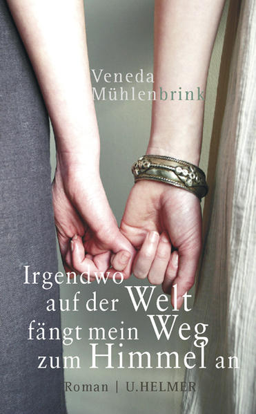 Seit die Schriftstellerin Valerie ohne ihre Freundin Irina lebt, ist sie mit der Sinnkrise liiert. Eine neue Liebe lässt auf sich warten, aber immerhin begegnet ihr ein spannender Romanstoff - ausgerechnet im Altersheim. Denn dort trifft Valerie auf Luise. Die ist weit über neunzig, aber hellwach und so jung geblieben wie ihre Gefühle. Und sie hat eine ganze Menge zu erzählen - von vergangenen Zeiten, in denen Frauenliebe frei gelebt und wenige Jahre später politisch verfolgt wurde. Valerie beginnt Luises Leben aufzuzeichnen, während die alte Frau neugierig die Verhältnisse zwischen Valerie und ihren Freundinnen erkundet. So mischen sich die Welten im Tanz durch die Zeit.