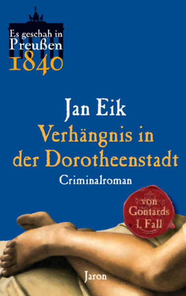 Am 7. Juni 1840 wird Friedrich Wilhelm IV. König von Preußen. Wird er Schluss machen mit der Restaurationspolitik seines Vaters, mit der Einschränkung bürgerlicher Rechte und der Verfolgung oppositioneller Studenten? Christian Philipp von Gontard erhofft es sich wie so mancher in Berlin. Doch zunächst hat er andere Sorgen: Am Tag nach der Huldigung des neuen Königs findet Gontard zu seinem Entsetzen die Leiche seines befreundeten Kollegen Gebhardt Heidenreich in dessen Wohnung in der Dorotheenstraße. Als wenig später auch Albertine Knoppe, die Tochter von Heidenreichs Wirtsleuten, tot aufgefunden wird, ahnt Gontard, dass beide einem Gewaltverbrechen zum Opfer gefallen sein müssen. Hat der ominöse Liborius, der mehrmals Gontards Weg kreuzt und offenbar im Dienste der Politischen Polizei steht, mit den Morden zu tun? Was hat es mit jener geheimnisvollen Frau auf sich, der Heidenreich geradezu verfallen gewesen zu sein scheint? Und was bedeutet der seltsame Einstich in der Armbeuge, den beide Leichen aufweisen? Der Offizier Christian Philipp von Gontard, Protagonist der Buchserie „Es geschah in Preußen“, in der herausragende Krimiautoren das Berlin des 19. Jahrhunderts wieder aufleben lassen, ist Lehrer an der Artillerieschule und passionierter Freizeit-Ermittler.