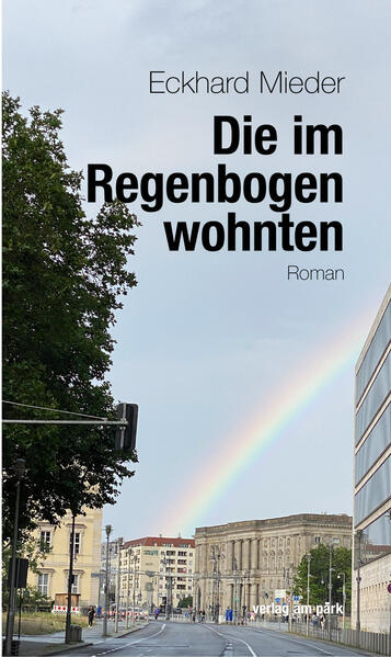 Als Vera, Gernot und die anderen ihr letztes Schuljahr im September 1989 beginnen, liegt Veränderung in der Luft. Welche, warum, wohin, wann und wie? Die Mädchen und Jungen aus der Berliner Abiturklasse haben genug damit zu tun, mit sich selbst und mit den Ereignissen um sie herum klar zukommen. Und dann gibt es diesen Gadji. Erscheint am ersten Schultag nach den Sommerferien und gehört ab sofort zur Klasse. Er ist Sohn eines Offiziers der Sowjetarmee, erst seit kurzer Zeit in Deutschland. Gadji sehnt sich heim - und ist für das Neue. Oder die Neue. Denn er verliebt sich in Vera. Und diese, bis dahin Freundin des Überfliegers Gernot, verliebt sich in ihn. In den Fremden aus dem Osten, der noch viel weiter weg ist als der deutsche Osten für den Westen … Mieders Roman erzählt tagebuchartig von einem halben Jahr in der deutschen Geschichte erzählt. Von einer Liebe in Zeiten der »Wende«. Ein authentischer Wenderoman.