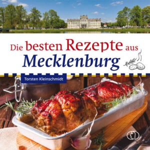 Ganz am Rand Deutschlands liegt diese Region mit ihrer Ostseeküste, mit stolzen Hansestädten wie Rostock, Schwerin oder Wismar. Mit den unzähligen Flüssen und Seen der Mecklenburgischen Seenplatte, dem tiefen Grün der Mecklenburgischen Schweiz. Diese oft bäuerliche Region, wenig besiedelt, aber reich durch ihre bodenständige, schmackhafte und preiswerte Küche, hat einen speziellen Charme. Hausgemachtes ist hier gefragt, Herzhaftes bekommt durch Zucker, Honig oder Trockenfrüchte eine süße Note. Dieses Buch lädt zu einer neuartigen Erkundung Mecklenburgs ein, zur Entdeckung der Vielfalt an Gerichten für unterschiedlichste Anlässe und Ansprüche, mit kleinen Anekdoten zur Regionalgeschichte und Küche, zu regionalen Lebensmitteln und Bräuchen. Rund 80 Rezepte mit bodenständiger, gesunder Wohlfühlküche mit regionalen Zutaten bietet das schön bebilderte Kochbuch: u.a. für Backfisch, Grünkohl mit Rosinen, Heitwecken, Himmel und Erde, Kliebensuppe, Klüten, Labskaus, Rippenbraten nach Mecklenburger Art, Sanddorn-Hähnchen, saure Pilze, Steckrüben-Kartoffelpuffer, Wruken-Eintopf …