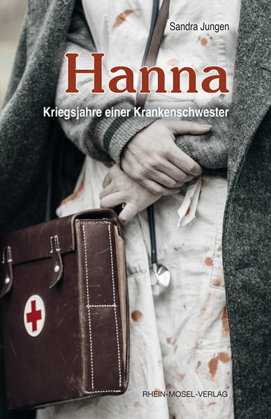 Das Deutsche Reich 1942: Kurz nach ihrem Examen wird Hanna in die Krankenpflege der Wehrmacht eingegliedert. Obwohl sie lieber bei ihrer Familie in der Eifel wäre, beugt sie sich dem Befehl und kämpft fortan als Frontschwester um das Leben der Verwundeten - ebenso wie um das eigene. Nur mit knapper Not gelangt sie zurück nach Deutschland, wo sie in München den Luftkrieg in all seinen grausamen Facetten durchlebt und schließlich die harte Hand des Regimes am eigenen Leib erfahren muss. Basierend auf den Erinnerungen ihrer Großmutter, Jahrgang 1922, die den Zweiten Weltkrieg als Krankenschwes­ter erlebte, schildert Sandra Jungen die Geschichte einer jungen Frau, die ihre Zweifel an der NS-Ideologie viel zu lange verdrängt. Wie so viele in dieser Zeit.