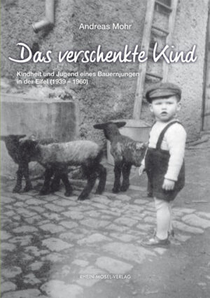 Bis vor wenigen Jahrzehnten war es keine Seltenheit, dass Kinder aus kinderreichen Familien an kinderlose Ehepaare abgegeben wurden, damit deren Altersvorsorge gesichert war und Hof oder Weinbaubetrieb einen Nachfolger hatten. Auch Andreas Mohr war so ein »verschenktes Kind«. Seine Erlebnisse und Gefühle hat er heute niedergeschrieben. Man spürt deutlich, dass er sein Schicksal nachdenklich hinterfragt und froh ist, dass so etwas heute in der Eifel keinem Kind mehr widerfährt. 76 Jahre ist er alt, Herr Andreas Mohr aus Gillenfeld, und immer noch voller Tatendrang und lebensbejahend. Dennoch muss er ständig an seine Kindheit zurückdenken, die so gänzlich anders verlief, als bei Kindern seiner ­Generation in anderen Familien: seine Eltern verschenkten ihn an eine kinderlose Familie. Er verbrachte sein gesamtes Leben dort, kümmerte sich später um seine pflegebedürftigen Onkel und Tanten und erbte nach deren Tode deren gesamtes Vermögen. Auf seinen Anspruch auf elterliches Vermögen in Strohn verzichtete er. Bis heute gedenkt das verschenkte Kind mit Liebe und Dankbarkeit seinen leiblichen Eltern und seinen Ersatzeltern.