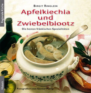 Bodenständig ist das Essen in Franken, deftig und lecker. Ob Fleisch, Fisch, Gemüse oder Süßspeisen, die Gerichte sind immer reichhaltig. Aus der Vielfalt traditioneller fränkischer Küche hat Birgit Ringlein die besten Rezepte ausgewählt: Von Weinsuppe und der andernorts schon fast exotisch anmutenden Maronisuppe über Eintöpfe und deftige Hauptgerichte wie Würzburger Fuhrmannsbraten und Bamberger Bierzwiebel reicht das Repertoire. Der Schwerpunkt liegt auf der kunstgerechten Zubereitung von traditionell Bewährtem und Geliebtem. Auch Gemüse wie „Krehgmies“ oder „Sauergraud wie bei da Oma“, die in der fränkischen Küche unentbehrlichen „Gleeß“ (Klöße), Nachspeisen wie Kirschenmichel oder Apfelstrudel im Blätterteig und Rezepte für eine zünftige Brotzeit machen schon beim Lesen Appetit. Im Kapitel „Gebäck“ findet man u. a. den Klassiker „Elisenlebkuchen“ und die Dinkelsbühler Schneckennudeln. Zu den einzelnen Gerichten gibt die Autorin Getränkeempfehlungen, und im Bier- und Weinland Franken haben natürlich auch Rezepte für Warmbier und „Kirschglüher“ ihren selbstverständlichen Platz. Wer fränkische Spezialitäten gemütlich zu Hause bei einem Bocksbeutel oder zünftigen Bier genießen möchte, der wird hier garantiert fündig.