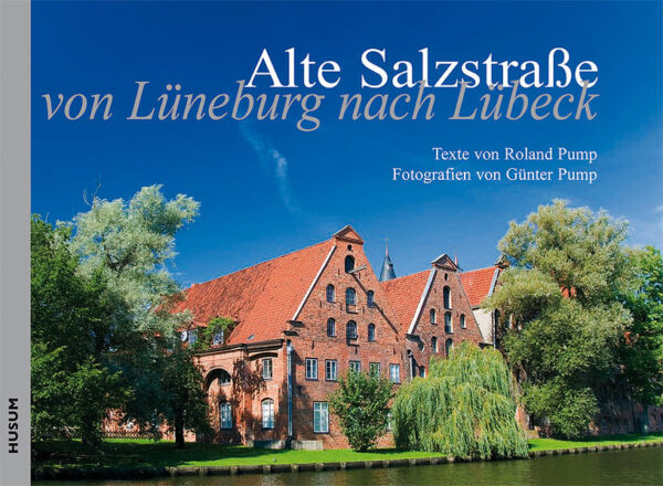 Salz war als Gewürz und Konservierungsmittel eines der wichtigsten Handelsgüter des Mittelalters. Das „Weiße Gold“ brachte zahlreichen Städten Macht und Reichtum – darunter auch der „Salzstadt“ Lüneburg und der Hansestadt Lübeck. Die Handelsroute zwischen beiden Städten ist heute unter dem Namen „Alte Salzstraße“ bekannt. Günter und Roland Pump begeben sich auf eine Entdeckungstour entlang des historischen Handelswegs, in dessen Verlauf noch heute viel an die Glanzzeit des Salzhandels erinnert. Ausgangspunkt ist Lüneburg mit seiner von Fachwerk und von Treppengiebelhäusern geprägten Altstadt. Vorbei am Kloster Lüne geht die Reise durch die reizvollenorddeutsche Landschaft. In Lauenburg indet man Schleusenanlagen vor, die ehemals Teil der Handelsroute waren. Durch den idyllischen Naturpark Lauenburgische Seen erreicht man Mölln. Prächtige Fachwerkhäuser erinnern auch hier an den Proit aus dem mittelalterlichen Salzhandel. Ziel der Reise ist Lübeck, dessen Bürgerhäuser und die „Lüneburger Salzspeicher“ noch heute von Reichtum und Macht der Kauleute künden.