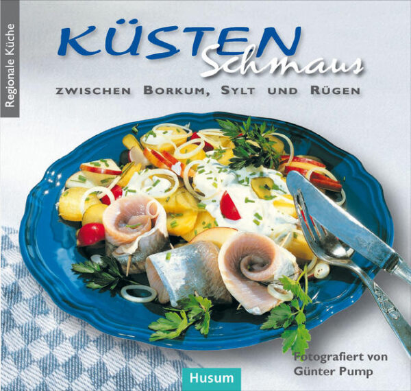 Die Küstenregionen an Nord- und Ostsee haben kulinarisch viel zu bieten. Fisch und Meeresfrüchte sind hier unvergleichlich gut und gehören selbstverständlich zu den absoluten Highlights. Doch auch Suppen und Eintöpfe, Fleischgerichte und Mehlspeisen der norddeutschen Küstenküche haben das Potenzial, zu echten Lieblingsgerichten zu werden. Günter Pump hat die besten der typisch norddeutschen Rezepte zusammengestellt und mit appetitanregenden Fotos versehen, die Lust auf mehr machen. Jede Region hat dabei „ihre“ Besonderheiten, die es auszuprobieren gilt: Ob Ostfriesische Lammkoteletts, Föhrer Muscheltopf, Dithmarscher Mehlbeutel, Lübecker National, Hamburger Aalsuppe, Stralsunder Bismarckheringe oder Rügener Kliebensuppe – die Spezialitäten von Waterkant und Hinterland sind oft unkompliziert und immer lecker.