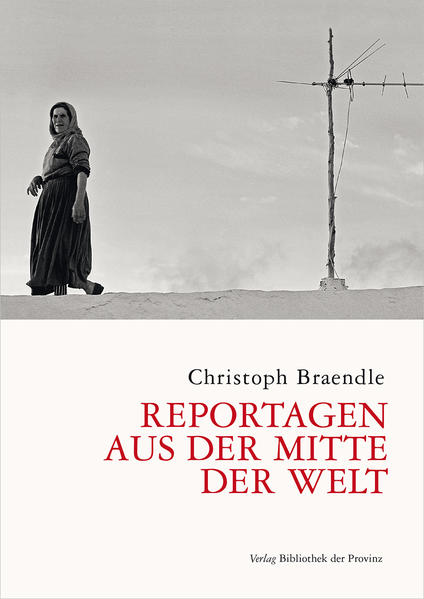 „Ich habe“, begann ich, „die Mitte gefunden. Sie befindet sich auf einem Hügel und ist ein Punkt oder, um es genauer zu sagen, die Schnittstelle zweier Geraden, von der aus man ein ganzes Land vermass, und nicht nur ein Land, sondern ein Reich, ein Weltreich sogar, welches einer Familie Habsburg gehörte, die man noch heute kennt. Bei dieser Mitte handelt es sich ohne Zweifel um eine bedeutsame Mitte, deren Entdeckung mir gewiss nicht nur der Zufall zuwarf, jedenfalls vernehme ich in diesem Vorsommer schon deutlich einen kräftigen Wind, der sich in mir erhebt.“