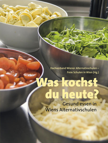 »Was kochst du heute«, hören die Kochdienste Wiens Alternativschulen immer wieder, wenn sie sich an altbewährte und neue Rezepte wagen. Was gesund ist und den Kindern gleichzeitig schmeckt, erproben engagierte Eltern in den Schulen seit vielen Jahren. Das hat die Wiener Schulen motiviert, die beliebtesten Gerichte in diesem Kochbuch zu sammeln und weiterzugeben – 42 feine Rezepte zum Nachkochen und Ausprobieren! Lernt die kulinarischen Seiten unserer Schulen kennen, ihr werdet staunen, was den Kindern schmeckt.