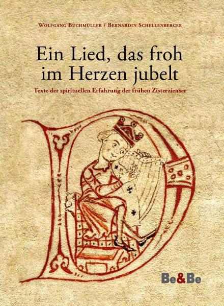 Die Zisterzienser und Zisterzienserinnen des 12. Jahrhunderts waren geprägt von einer tiefen spirituellen Gotteserfahrung, die eingebettet war in einen konkreten klösterlichen Lebensalltag. Der äußeren Stille eines Zisterzienserklosters entsprach der frohe Jubel, den die Männer und Frauen der Anfänge der zisterziensischen Bewegung nicht nur innerlich im Herzen trugen, sondern auch laut aus sich hinaus sangen: sie lebten ja im Rhythmus von Gebet, Arbeit und Bibellesung und verbrachten täglich mehrere Stunden mit dem Chorgebet, wo sie Gott mit Hymnen und Psalmen Loblieder sangen. In zahlreichen Predigten, Traktaten und Kommentaren haben sie uns überliefert, wie sie ihr Getroffensein von der Nähe Gottes erlebten. Leider sind diese spirituellen Texte trotz ihrer außerordentlichen mystischen Dichte immer noch viel zu wenig bekannt. Aus diesem Grund veröffentlicht Pater Wolfgang Buchmüller, Professor für Spirituelle Theologie an der Hochschule Heiligenkreuz, hier jene 171 von Bernardin Schellenberger ausgewählten und übersetzten Vätertexte neu, die bereits 1981 unter dem Titel „Ein Lied, das nur die Liebe lehrt“ publiziert worden waren. Die spirituellen mittelalterlichen Texte sind durch 90 schwarz-weiß Bilder aus der lebendigen Zisterzienserabtei Stift Heiligenkreuz im Wienerwald in der Lebenswelt der Mönche von heute verortet.