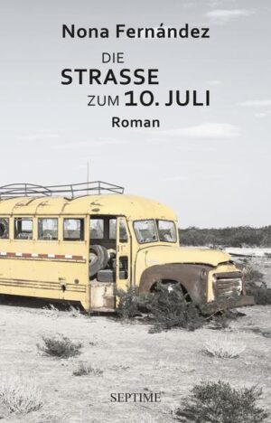 Immer wieder zieht es Greta in die »Straße zum 10. Juli« in Santiago de Chile. Es ist die berühmte Straße der Ersatzteilverkäufer. Hier sucht Greta die nötigen Teile, um den Schulbus, in dem ihre einzige Tochter tödlich verunglückte, wieder zusammenzusetzen. Die Suche führt sie zurück in ihre eigene Vergangenheit und in das verlassene Haus ihrer Jugendliebe Juan, das als einziges Gebäude der Gegend trotzig den Abrissplänen einer Baufirma widersteht. Doch Juan ist verschwunden, so wie damals die Freunde der kommunistischen Jugendbewegung zu Zeiten der Militärdiktatur, so wie die Kinder der Colonia Dignidad. Doch irgendwo in einem Loch im Boden werden sie alle gefangen gehalten, all die Verschwundenen. Irgendwo unter der Erde Chiles brodelt es gewaltig. Nona Fernández’ Roman mahnt das Schweigen über die nahe Vergangenheit an. Die Verbrechen unter der Militärdiktatur, die weder vor Jugendlichen noch Kindern haltmachten und sogar dankbar an flüchtige Sexualstraftäter outgesourct wurden. (Die Auseinandersetzung mit der Rolle der deutschen Außenpolitik bei der Entstehung der Colonia Dignidad findet gerade ganz aktuell statt.) Alles ist miteinander verwoben, es gibt kein Einzelschicksal, das sich von der kollektiven Geschichte befreien könnte.