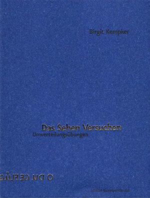 'Das Sehen Versuchen' ist ein inständiger Versuch gemeinsam mit dem Leser das Sehen zu entdecken und einzuüben. Ein Sehen, das sich und das Gegenüber nicht auf ein Objekt, ein Bild reduziert, sondern offen und beweglich bleibt. Bei Birgit Kempker wird dies zu einem gewitzt-sinnlichen Unterfangen, einem biografisch-existentiellen Nachdenkweg. Es geht um den Elefanten, der einem auf dem Weg in den Weg kommt, um Vater und Mutter, das All und die Spaltung, um Wunden und Wunderkammern, die Kunst und den Kunstsammler, um Godard und Beckett. Und vor allem geht es um die Möglichkeiten der Worte und Bilder, sich wendend, kippend, gleitend aus ihren konventionellen Verankerungen zu lösen und suchend sich neu zu verbinden. Davon spricht der Essay und tut es zugleich. Wer sich auf die Verschiebungen und Sprünge dieser 'Umverteilungsübungen' einlässt, wird zu eigenem, wendigem Denken verführt und spaltet mit Birgit Kempker gemeinsam die Einsicht in mögliche Sichten auf: 'In das, was geht und das, was trotzdem geht.' Schlicht gesagt: Dieser Text will lieben, das macht ihn unmöglich, verwundbar und schön.