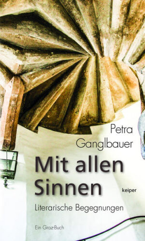 Mit allen Sinnen dokumentiert Petra Ganglbauer ihre Hinwendung zu einer Stadt, die ihre Geburtsstadt ist, die sie vor 30 Jahren verließ und zu der sie ein gespaltenes Verhältnis hat: GRAZ. Mittels verschiedener „Anläufe“ versucht sie, das Damals (als sie noch in dieser Stadt lebte) und das Heute zu spiegeln: Sie wählt Orte aus, die sie mit Erinnerungen verbindet und beobachtet, wie diese Orte heute auf sie wirken. Sie erzeugt Bilder von Graz. Sie löscht die Bilder wieder. Sie versucht zu erkunden, wie Graz riecht, wie es spricht, wie es klingt und wie es schmeckt! Doch Graz entzieht sich in dem Maße, in dem sie es festzumachen sucht. Diese Versuche der Annäherung spiegeln sich auch im Text, Form und Stil ändern sich je nachdem, ob die Stadt eine Beziehung zulässt bzw. sich ihr widersetzt.